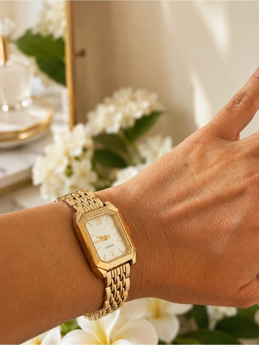 Luxury Gold Rectangular Bracelet Watch Elegant Dress Watch